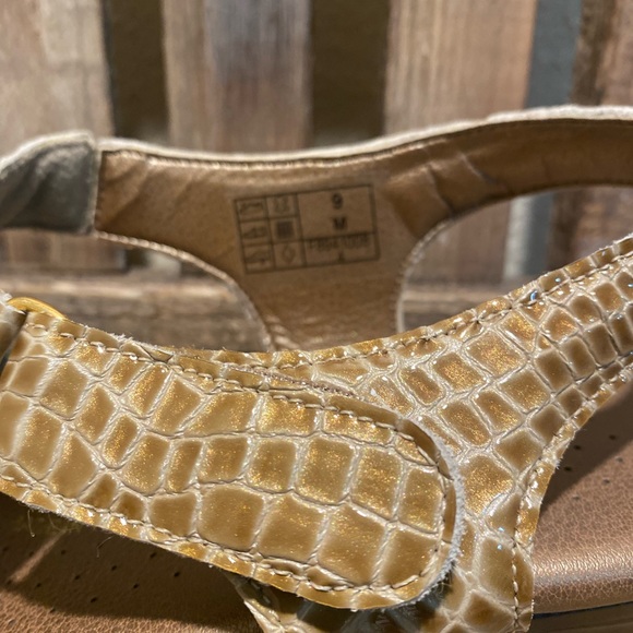 SAS Suntimer Beige Croc Sandels 9M, Adjustable Strap, Contoured Footbed Sandal - Picture 15 of 15